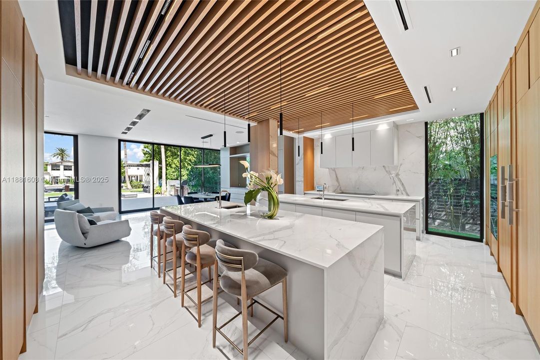 For Sale: $13,900,000 (6 beds, 6 baths, 5633 Square Feet)