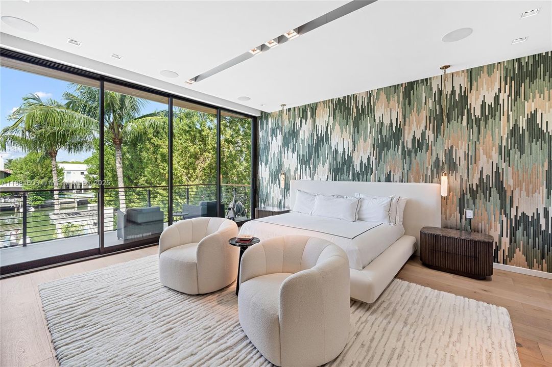 For Sale: $13,900,000 (6 beds, 6 baths, 5633 Square Feet)