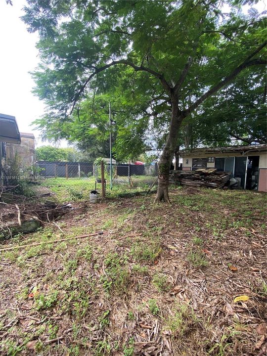 合同活跃: $350,000 (2 贝兹, 1 浴室, 1194 平方英尺)