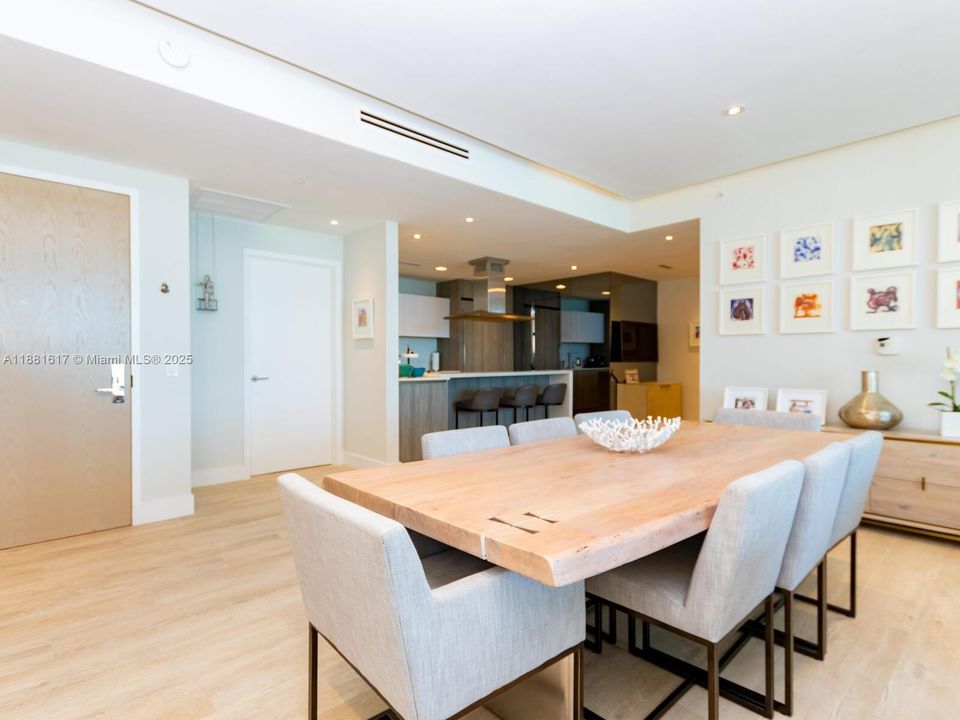 待售: $4,800,000 (2 贝兹, 3 浴室, 1823 平方英尺)