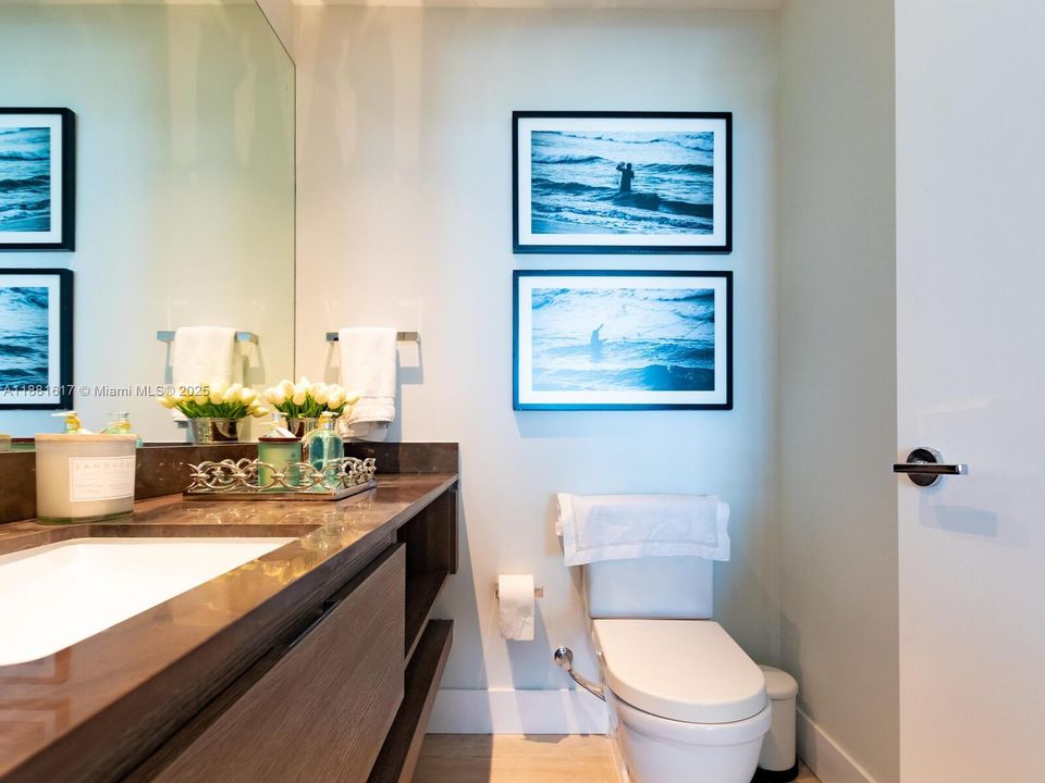 待售: $4,800,000 (2 贝兹, 3 浴室, 1823 平方英尺)