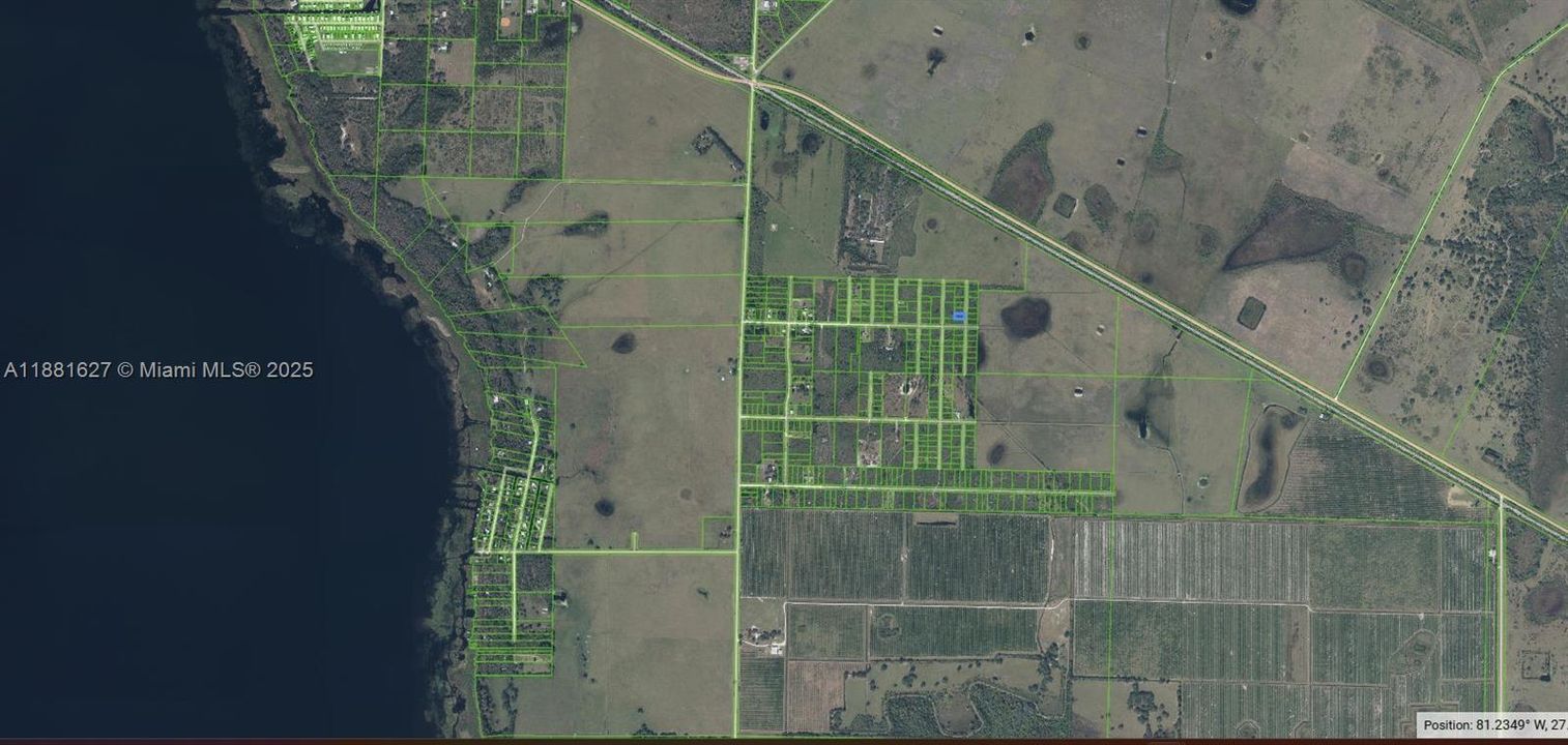 待售: $11,900 (0.25 acres)