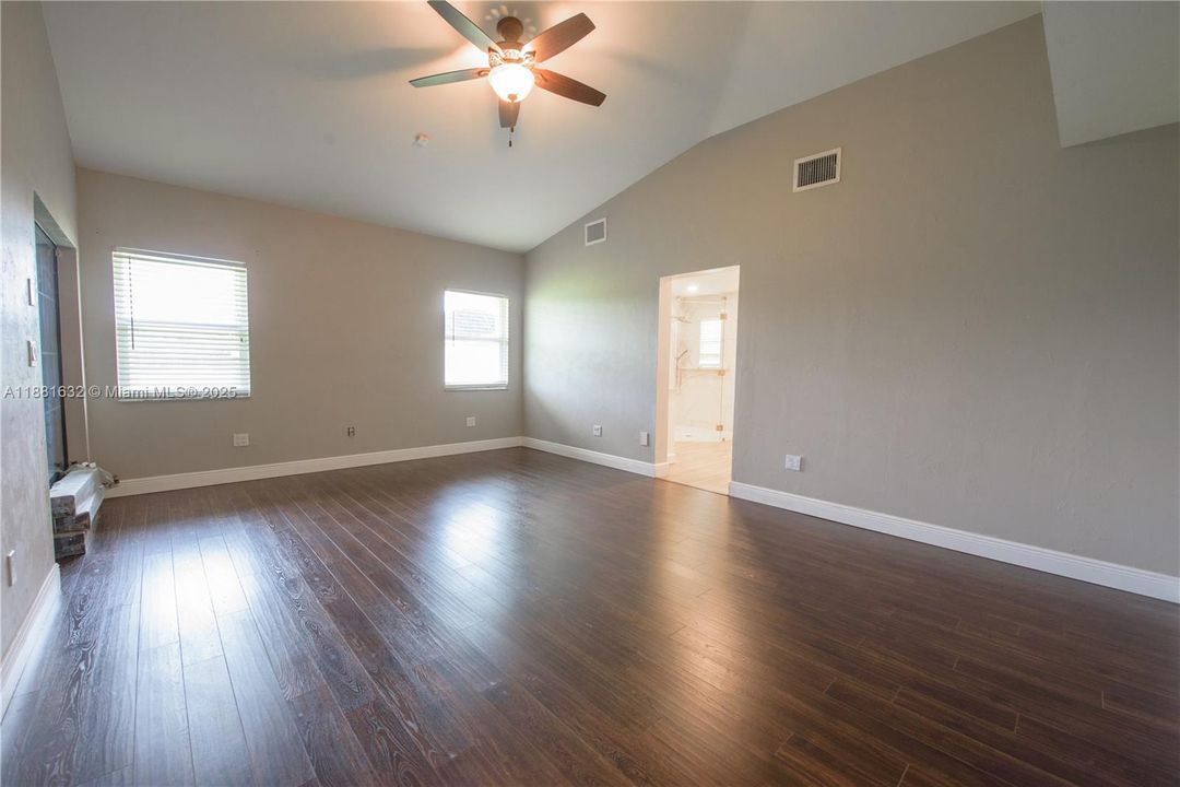 For Rent: $5,000 (4 beds, 3 baths, 2640 Square Feet)