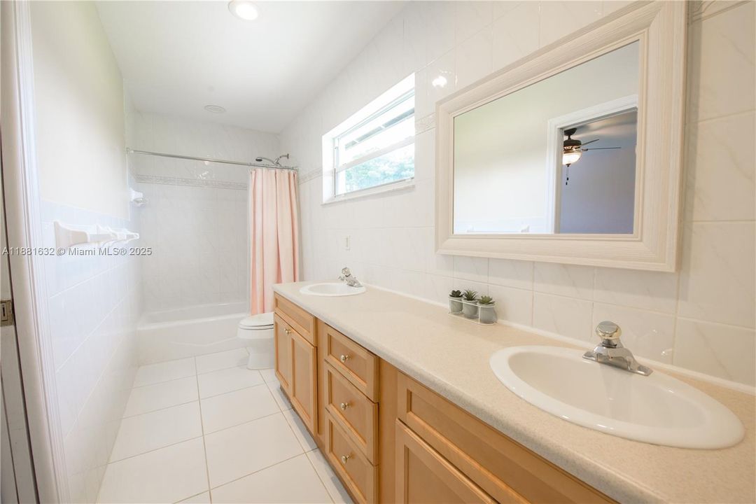 For Rent: $5,000 (4 beds, 3 baths, 2640 Square Feet)