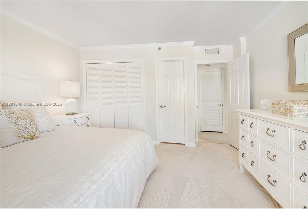 For Sale: $1,795,000 (3 beds, 2 baths, 1800 Square Feet)