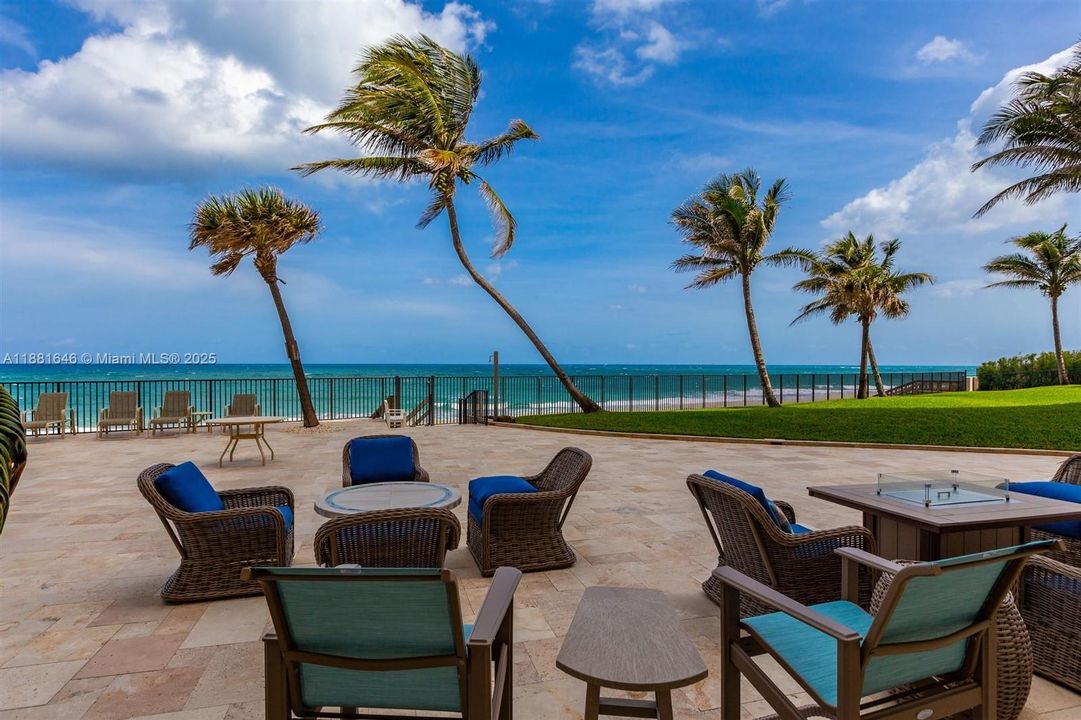 For Sale: $1,795,000 (3 beds, 2 baths, 1800 Square Feet)