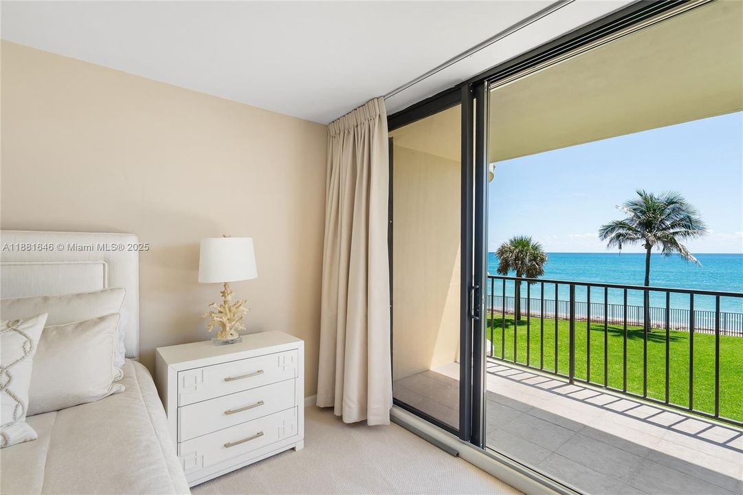 For Sale: $1,795,000 (3 beds, 2 baths, 1800 Square Feet)