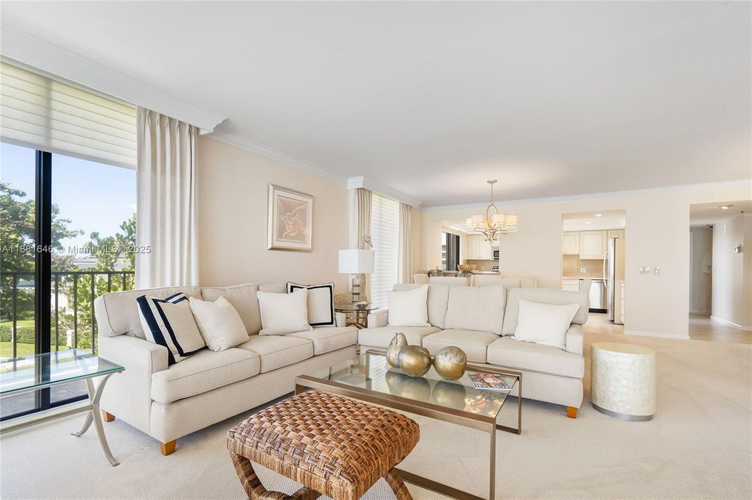 For Sale: $1,795,000 (3 beds, 2 baths, 1800 Square Feet)