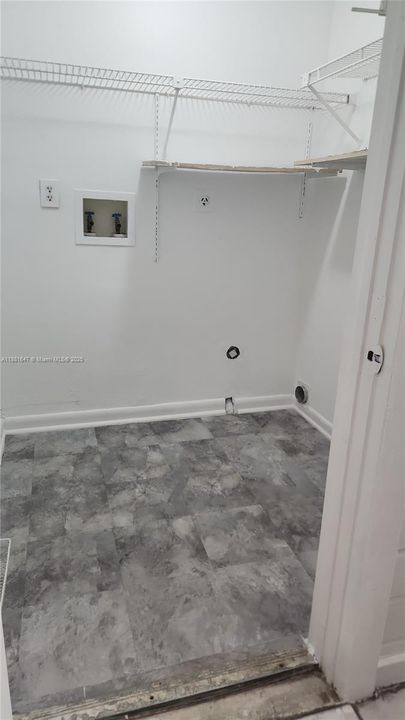 Под контрактом: $1,490 (1 спален, 1 ванн, 650 Квадратных фут)