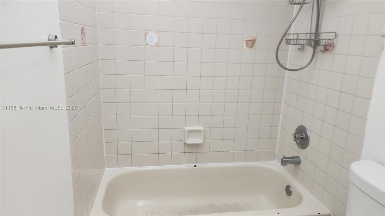 Под контрактом: $1,490 (1 спален, 1 ванн, 650 Квадратных фут)