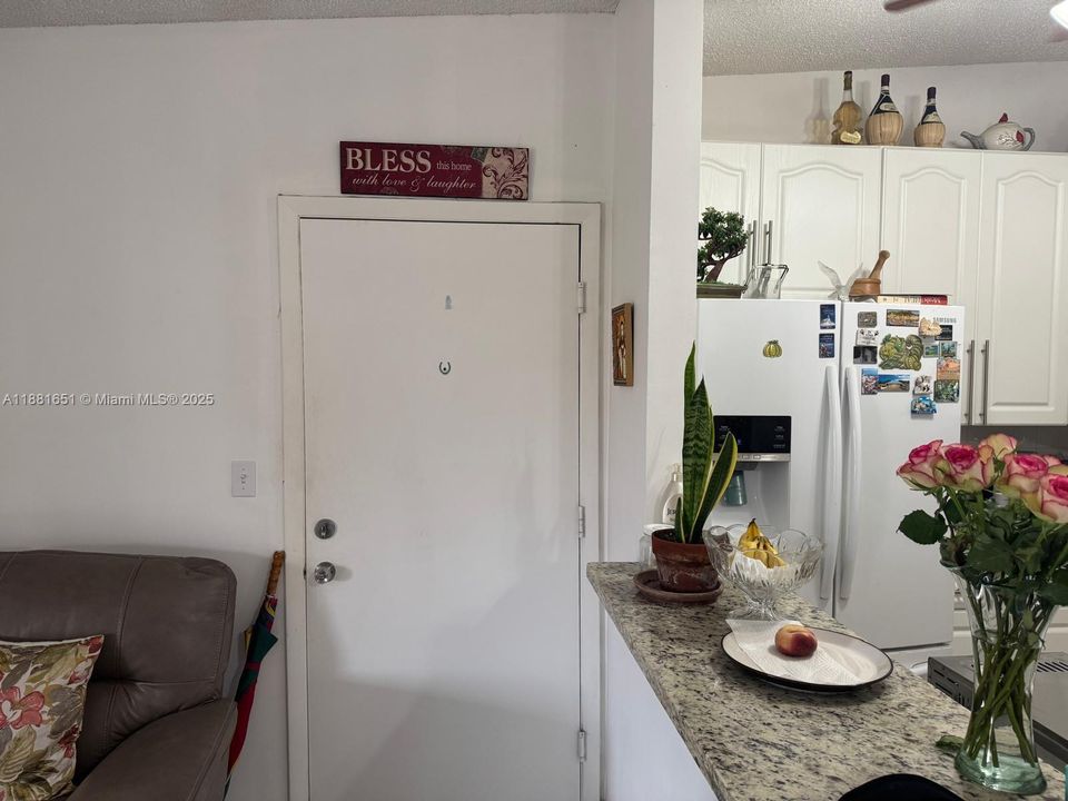 For Sale: $149,900 (2 beds, 2 baths, 1163 Square Feet)