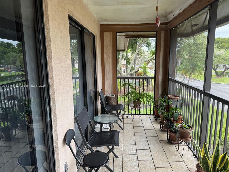 For Sale: $149,900 (2 beds, 2 baths, 1163 Square Feet)