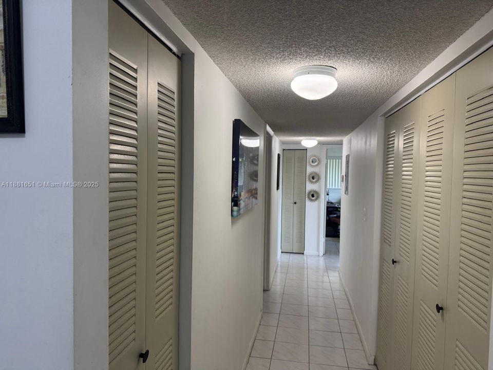 For Sale: $149,900 (2 beds, 2 baths, 1163 Square Feet)
