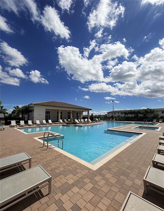 待售: $609,000 (3 贝兹, 2 浴室, 1695 平方英尺)