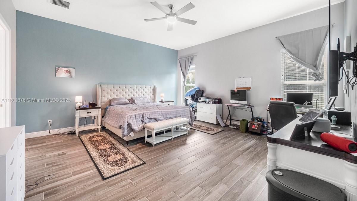 For Sale: $685,000 (3 beds, 3 baths, 2197 Square Feet)