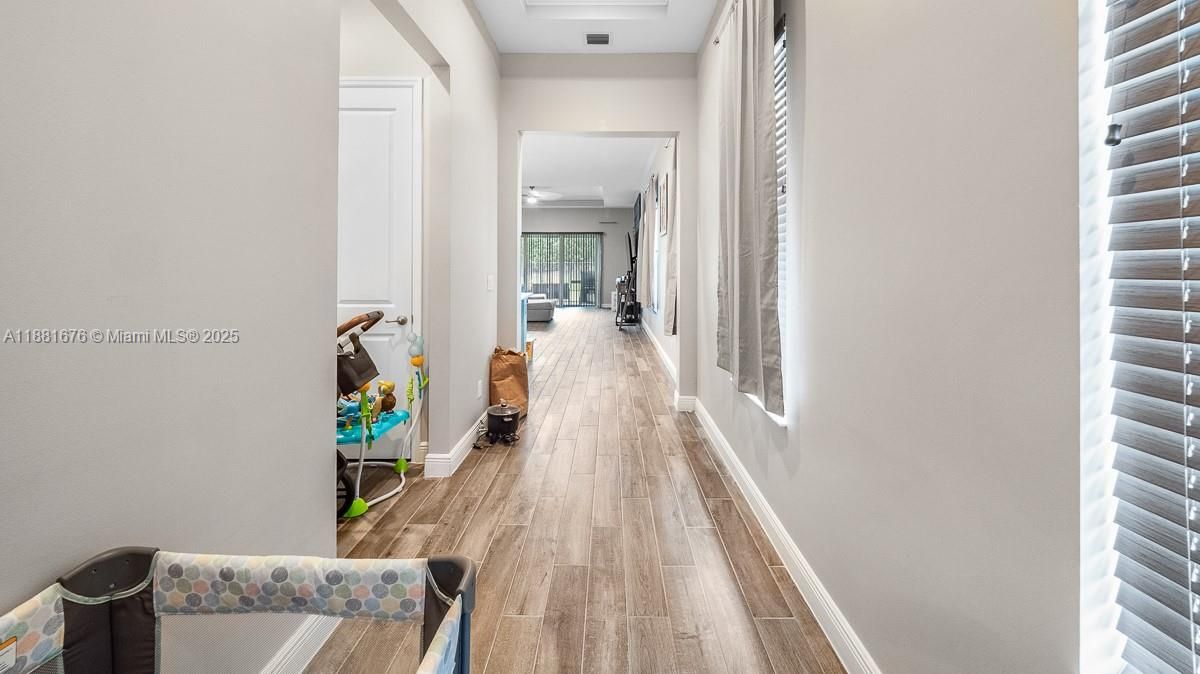 For Sale: $685,000 (3 beds, 3 baths, 2197 Square Feet)