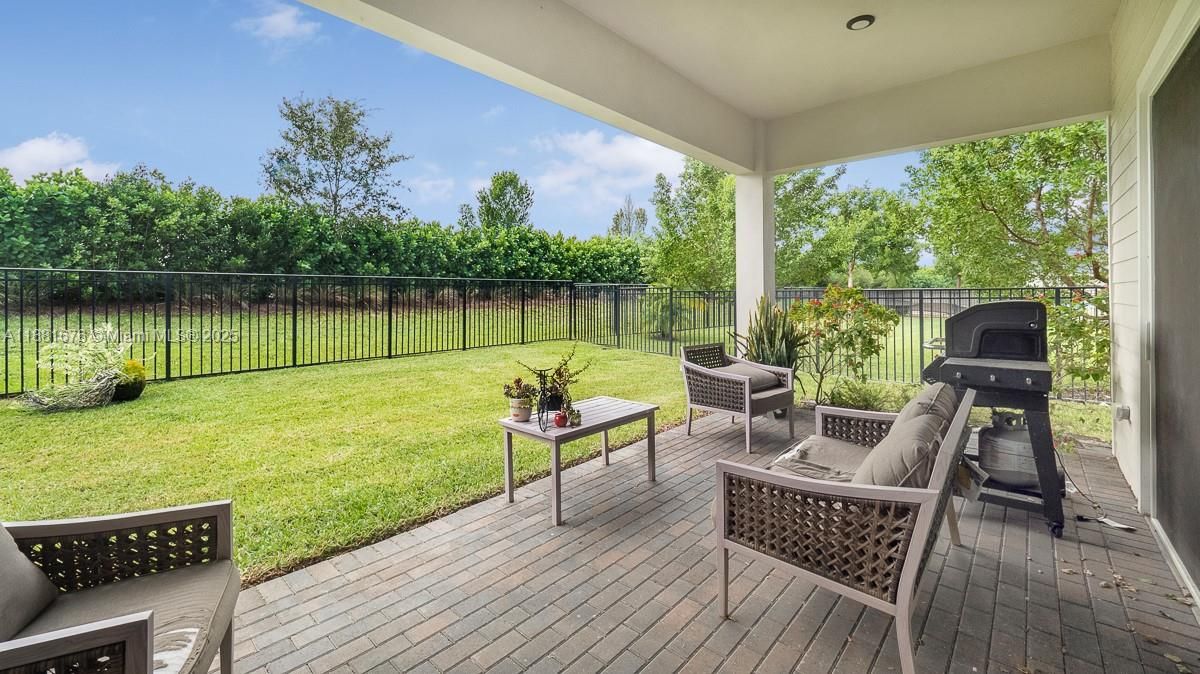 For Sale: $685,000 (3 beds, 3 baths, 2197 Square Feet)