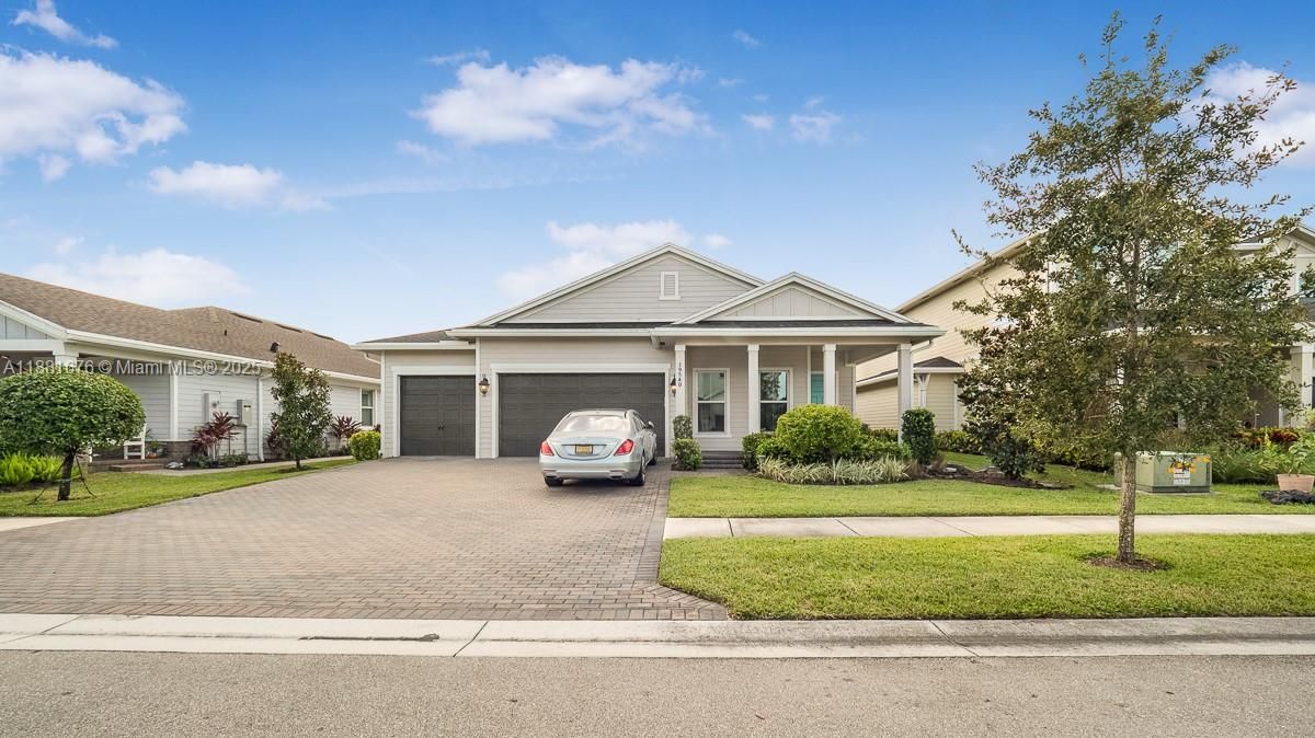 For Sale: $685,000 (3 beds, 3 baths, 2197 Square Feet)