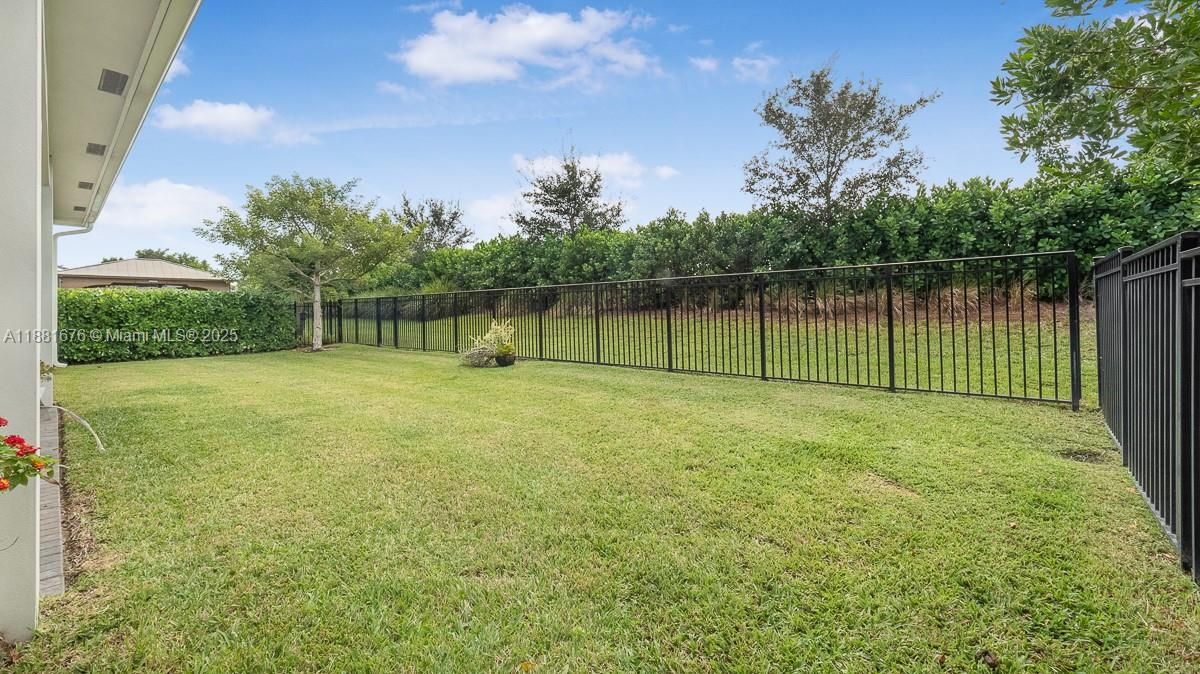 For Sale: $685,000 (3 beds, 3 baths, 2197 Square Feet)