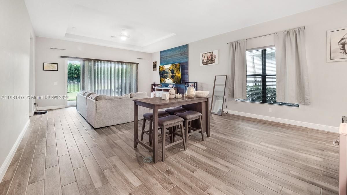 For Sale: $685,000 (3 beds, 3 baths, 2197 Square Feet)