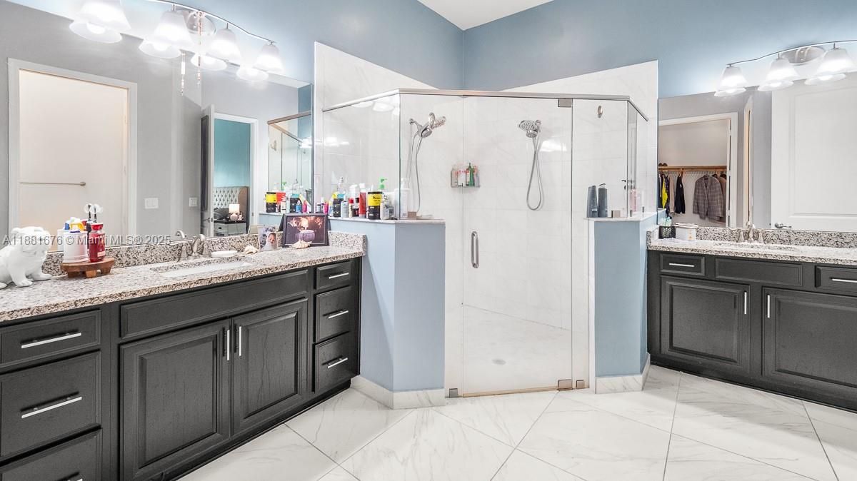 For Sale: $685,000 (3 beds, 3 baths, 2197 Square Feet)