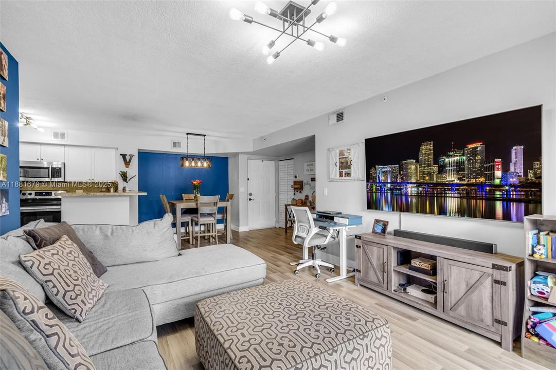 Activo con contrato: $280,000 (2 camas, 2 baños, 983 Pies cuadrados)