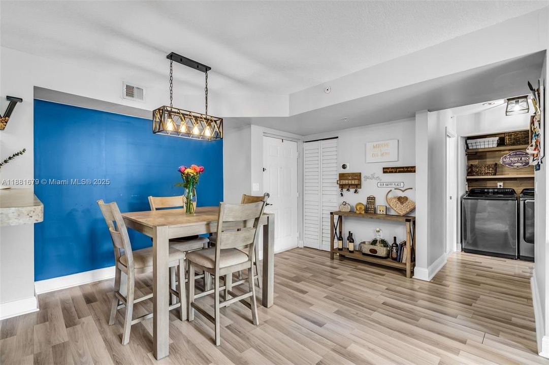 Activo con contrato: $280,000 (2 camas, 2 baños, 983 Pies cuadrados)