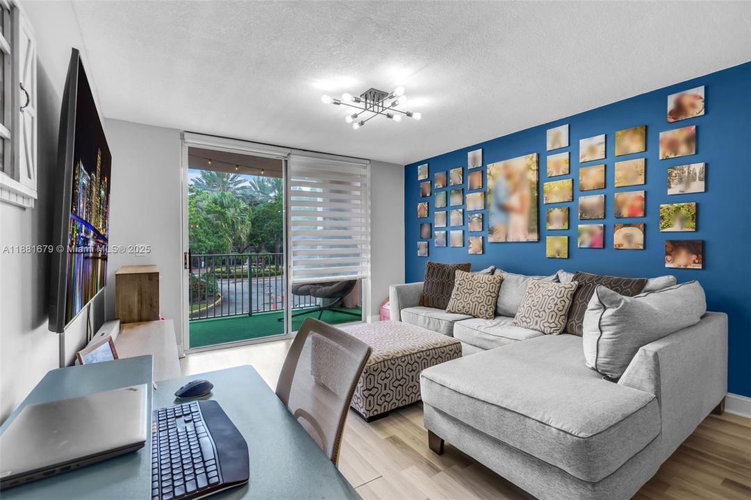 Activo con contrato: $280,000 (2 camas, 2 baños, 983 Pies cuadrados)