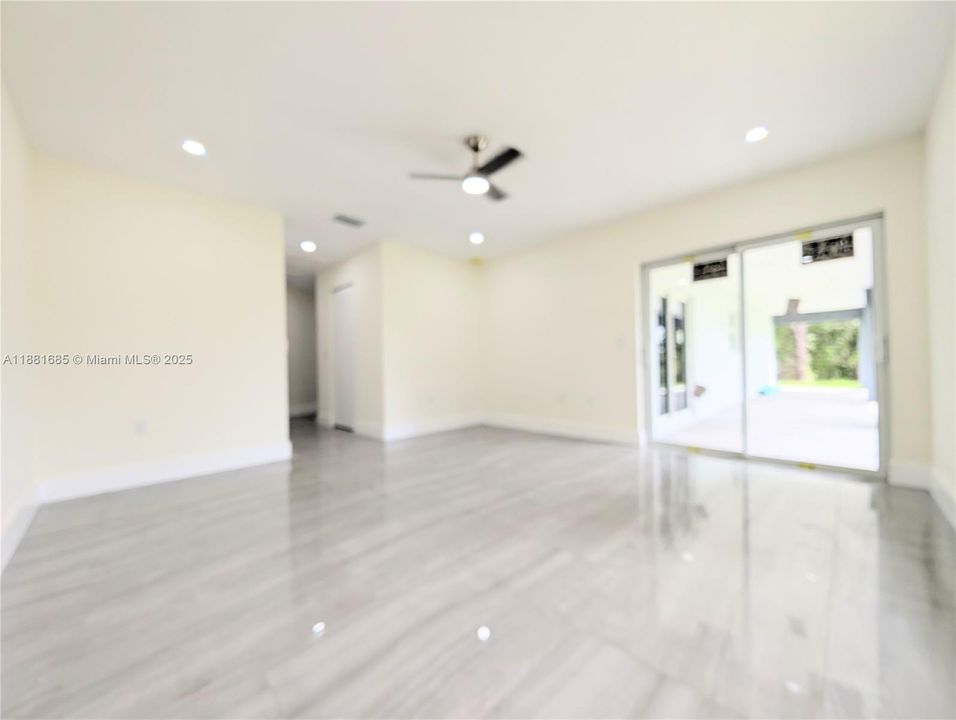 待售: $455,900 (4 贝兹, 3 浴室, 2158 平方英尺)