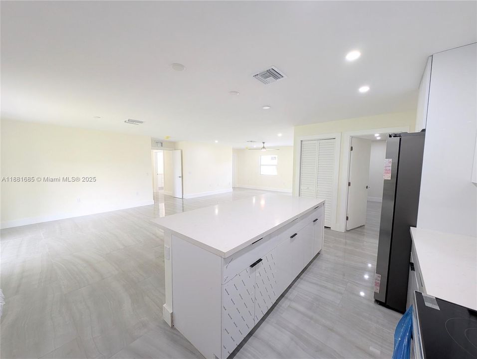 待售: $455,900 (4 贝兹, 3 浴室, 2158 平方英尺)