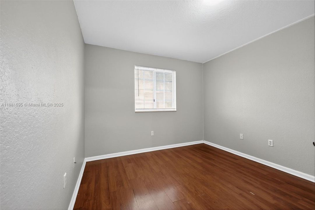 En Venta: $370,000 (3 camas, 2 baños, 1716 Pies cuadrados)