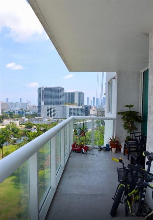 Recently Rented: $2,700 (1 beds, 2 baths, 804 Square Feet)