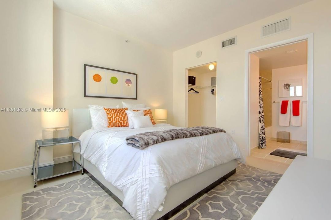 Recently Rented: $2,700 (1 beds, 2 baths, 804 Square Feet)