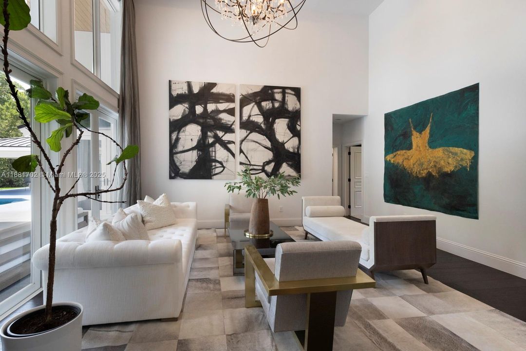 合同活跃: $5,799,000 (5 贝兹, 5 浴室, 4719 平方英尺)