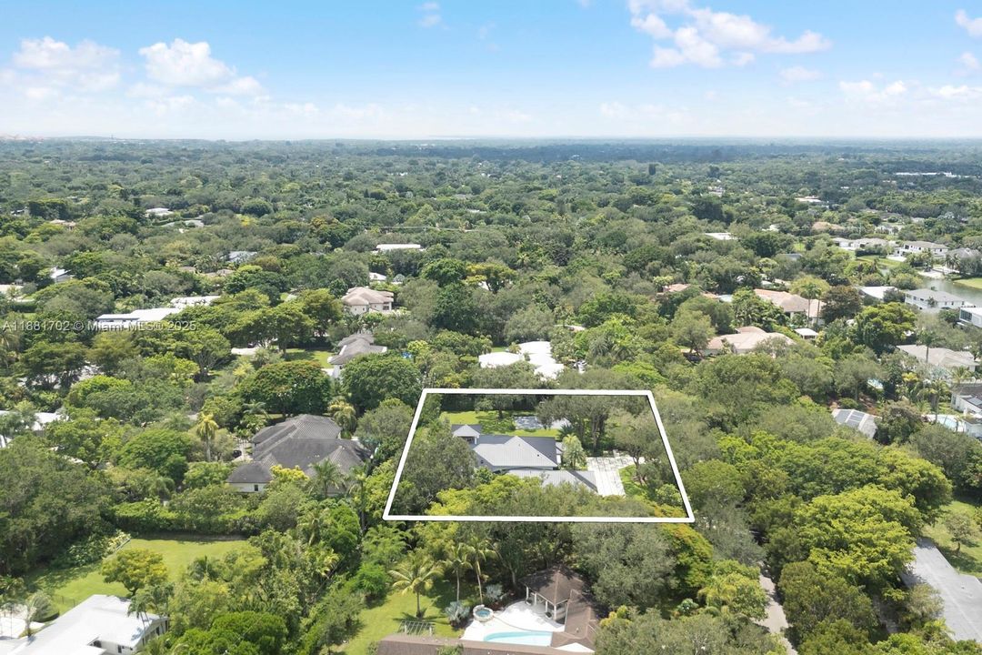 合同活跃: $5,799,000 (5 贝兹, 5 浴室, 4719 平方英尺)