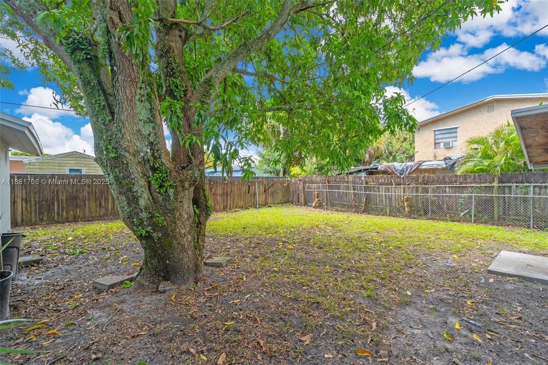 На продажу: $599,000 (0 спален, 0 ванн, 1226 Квадратных фут)