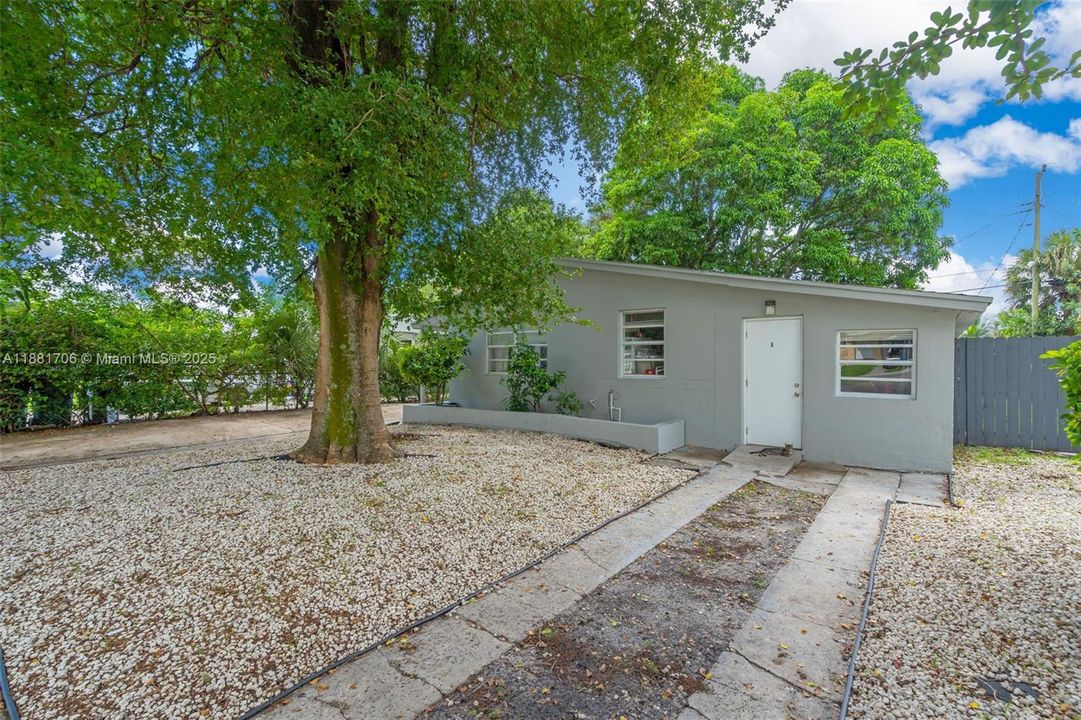 На продажу: $599,000 (0 спален, 0 ванн, 1226 Квадратных фут)