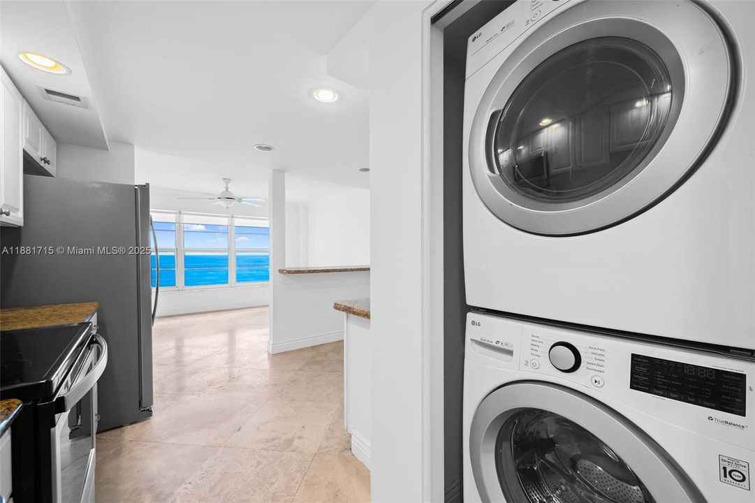 Active With Contract: $850,000 (2 beds, 2 baths, 1821 Square Feet)