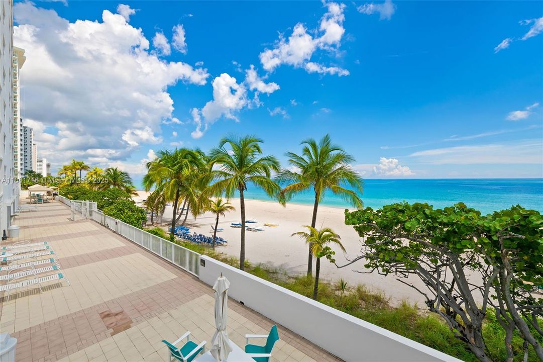 Active With Contract: $850,000 (2 beds, 2 baths, 1821 Square Feet)