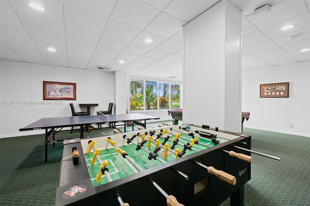 Active With Contract: $850,000 (2 beds, 2 baths, 1821 Square Feet)