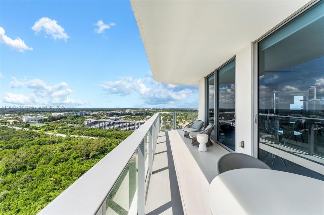 Active With Contract: $9,250 (3 beds, 2 baths, 1958 Square Feet)