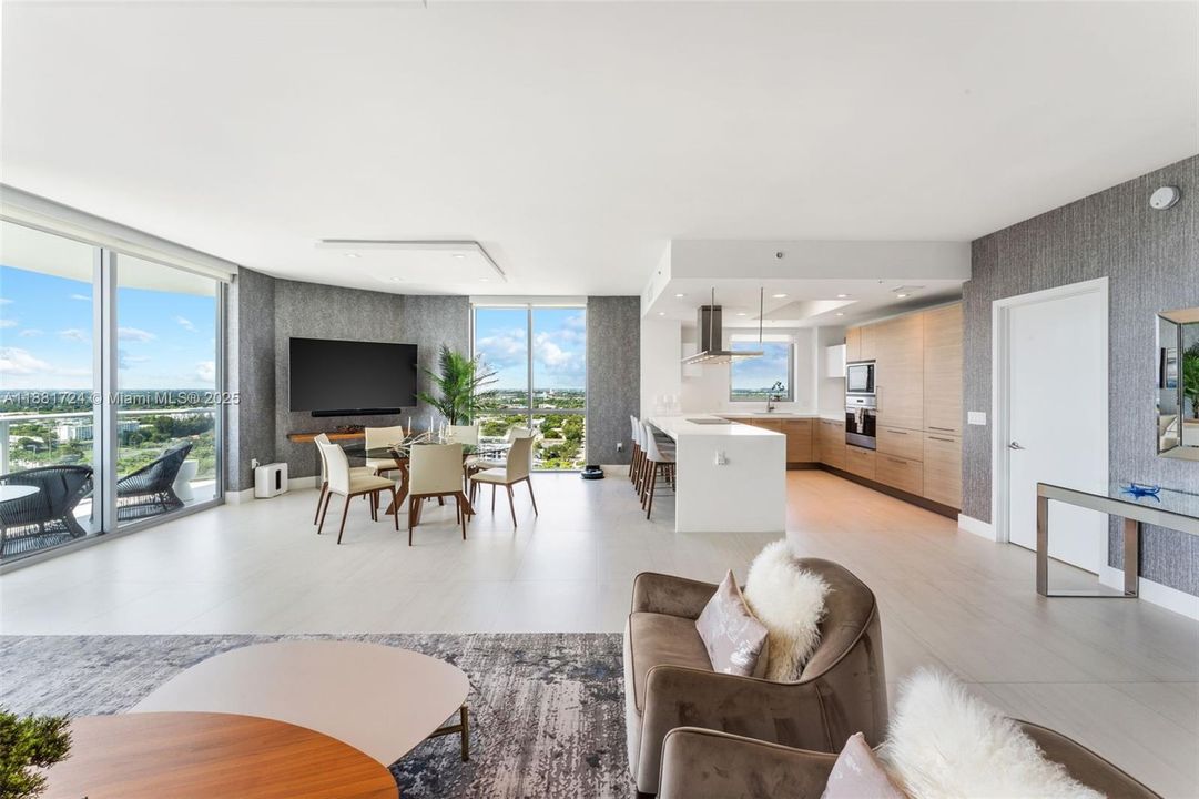 Active With Contract: $9,250 (3 beds, 2 baths, 1958 Square Feet)