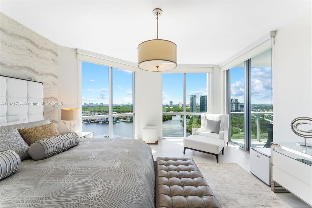 Active With Contract: $9,250 (3 beds, 2 baths, 1958 Square Feet)