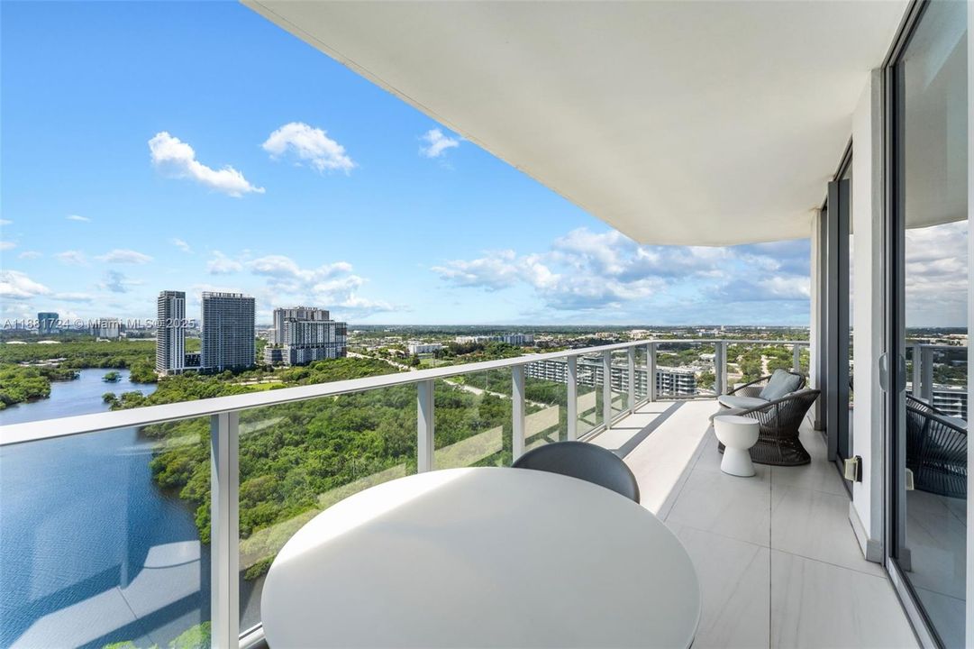 Active With Contract: $9,250 (3 beds, 2 baths, 1958 Square Feet)