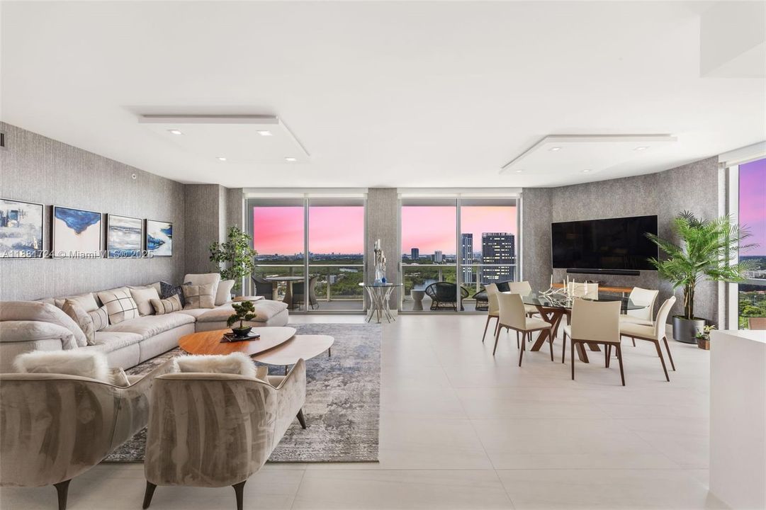 Active With Contract: $9,250 (3 beds, 2 baths, 1958 Square Feet)