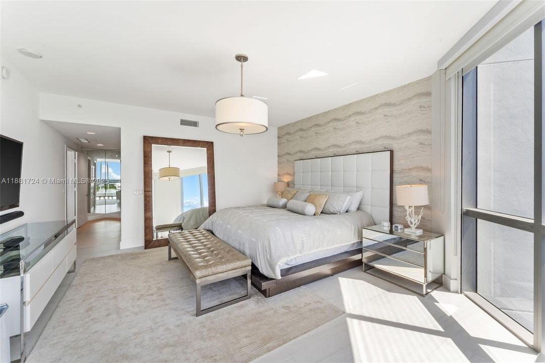 Active With Contract: $9,250 (3 beds, 2 baths, 1958 Square Feet)