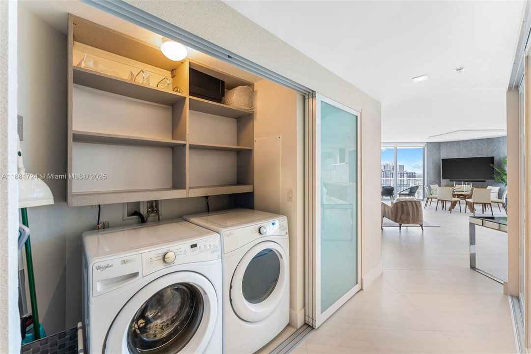 Active With Contract: $9,250 (3 beds, 2 baths, 1958 Square Feet)