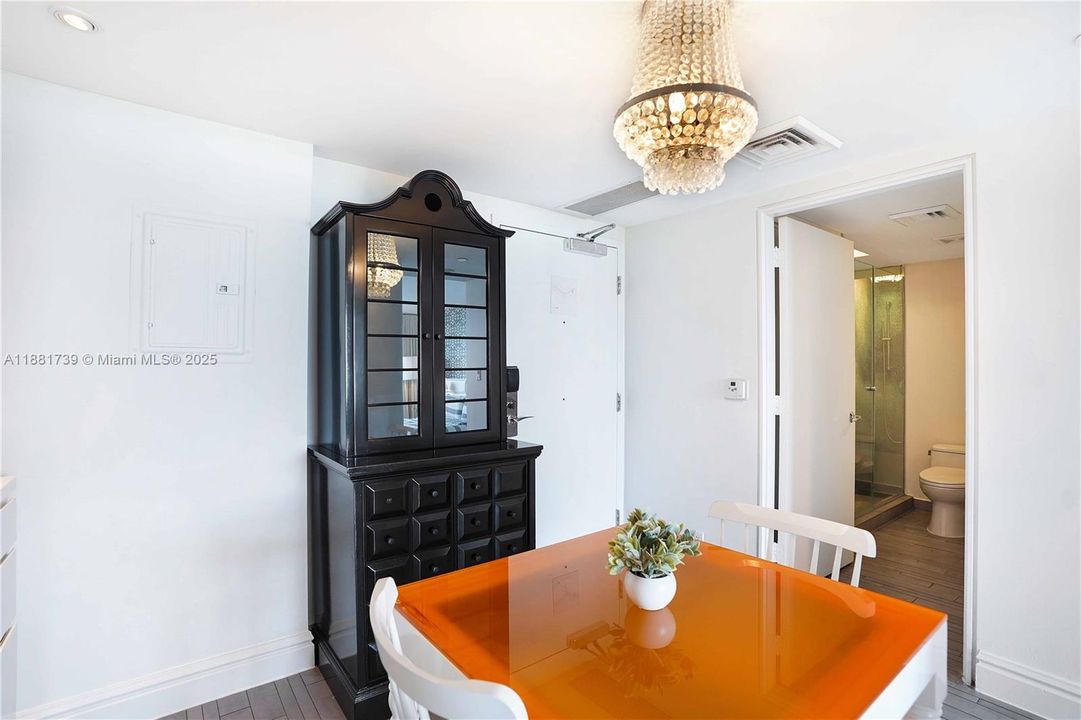 待售: $265,000 (0 贝兹, 1 浴室, 485 平方英尺)