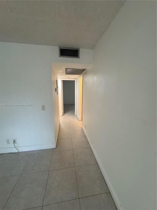 Recientemente alquilado: $1,700 (2 camas, 1 baños, 953 Pies cuadrados)