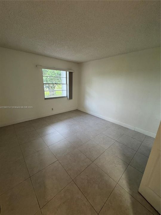 Recientemente alquilado: $1,700 (2 camas, 1 baños, 953 Pies cuadrados)